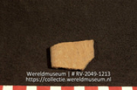 Aardewerk (fragment) (Collectie Wereldmuseum, RV-2049-1213)