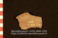 Versierd aardewerk (fragment) (Collectie Wereldmuseum, RV-2049-1239)