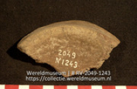 Versierd aardewerk (fragment) (Collectie Wereldmuseum, RV-2049-1243)