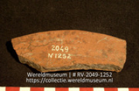 Aardewerk (fragment) (Collectie Wereldmuseum, RV-2049-1252)