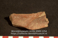 Versierd aardewerk (fragment) (Collectie Wereldmuseum, RV-2049-1254)
