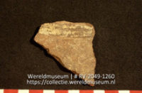 Versierd aardewerk (fragment) (Collectie Wereldmuseum, RV-2049-1260)