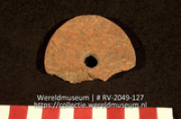 Versierd aardewerk (fragment) (Collectie Wereldmuseum, RV-2049-127)