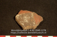 Versierd aardewerk (fragment) (Collectie Wereldmuseum, RV-2049-1278)