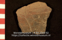 Versierd aardewerk (fragment) (Collectie Wereldmuseum, RV-2049-92)