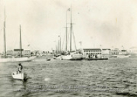 Haven van Aruba (gezien vanuit zee), Fraters van Tilburg