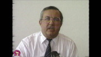 Sr. Michi Henriquez dunando informacion di e servicionan cu Aruba Ports Authority ta ofrece, Filmacion (b-roll Shots) riba waf. Filmacion na Wickland Oil. (1992)