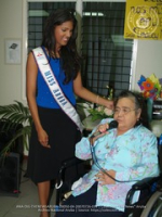 Newly crowned Miss Aruba brightens the day of the residents of St. Michael's Pavijoen, image # 14, The News Aruba