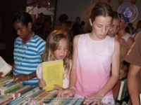 Sunday morning islanders were lined up to line their shelves, image # 12, The News Aruba