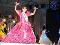 Hillyan Croes is named Carnival Youth Queen 2006, image # 10, The News Aruba