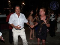 Lester and Peggy Morowitz share their joy with their Aruban friends, image # 8, The News Aruba