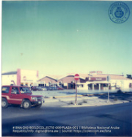 'Polaroid-foto's Plaza-plein' - Beeldcollectie BNA, #006-PLAZA-001 - Playa - Oranjestad