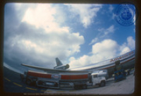 American Airlines DC10, Aeropuerto Reina Beatrix (Airport Fueling, Lago, ca. 1982), Lago Oil and Transport Co. Ltd.