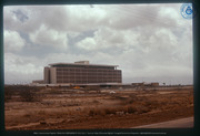 Het nieuw gebouwde Dr. Horacio Oduber Hospitaal, 1976., Vredebregt, Casper