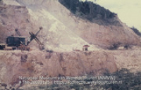 Paradera, het delven van goudhoudende gesteenten (Collectie Wereldculturen, TM-20029125), Lawson, Boy (1925-1992)