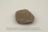 Fragment van een aardewerken urn (Collectie Wereldculturen, TM-2344-206n)