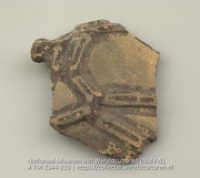 Beschilderd aardewerken fragment (Collectie Wereldculturen, TM-2344-210)