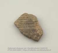 Aardewerken fragment met resten van beschildering (Collectie Wereldculturen, TM-2344-229d)