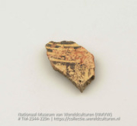 Aardewerken fragment met resten van beschildering (Collectie Wereldculturen, TM-2344-229n)