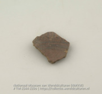 Aardewerken fragment met resten van beschildering (Collectie Wereldculturen, TM-2344-229o)