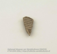 Aardewerken fragment met resten van beschildering (Collectie Wereldculturen, TM-2344-229q)
