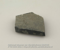 Steen, vermoedelijk een artefact (Collectie Wereldculturen, TM-2344-242a)