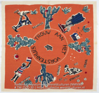 Bedrukte katoenen hoofddoek met patroon over de reis van H.M. de Koningin in Oktober 1955 (Collectie Wereldculturen, TM-2500-30)