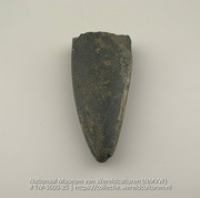 Stenen bijlkling (Collectie Wereldculturen, TM-3603-25)
